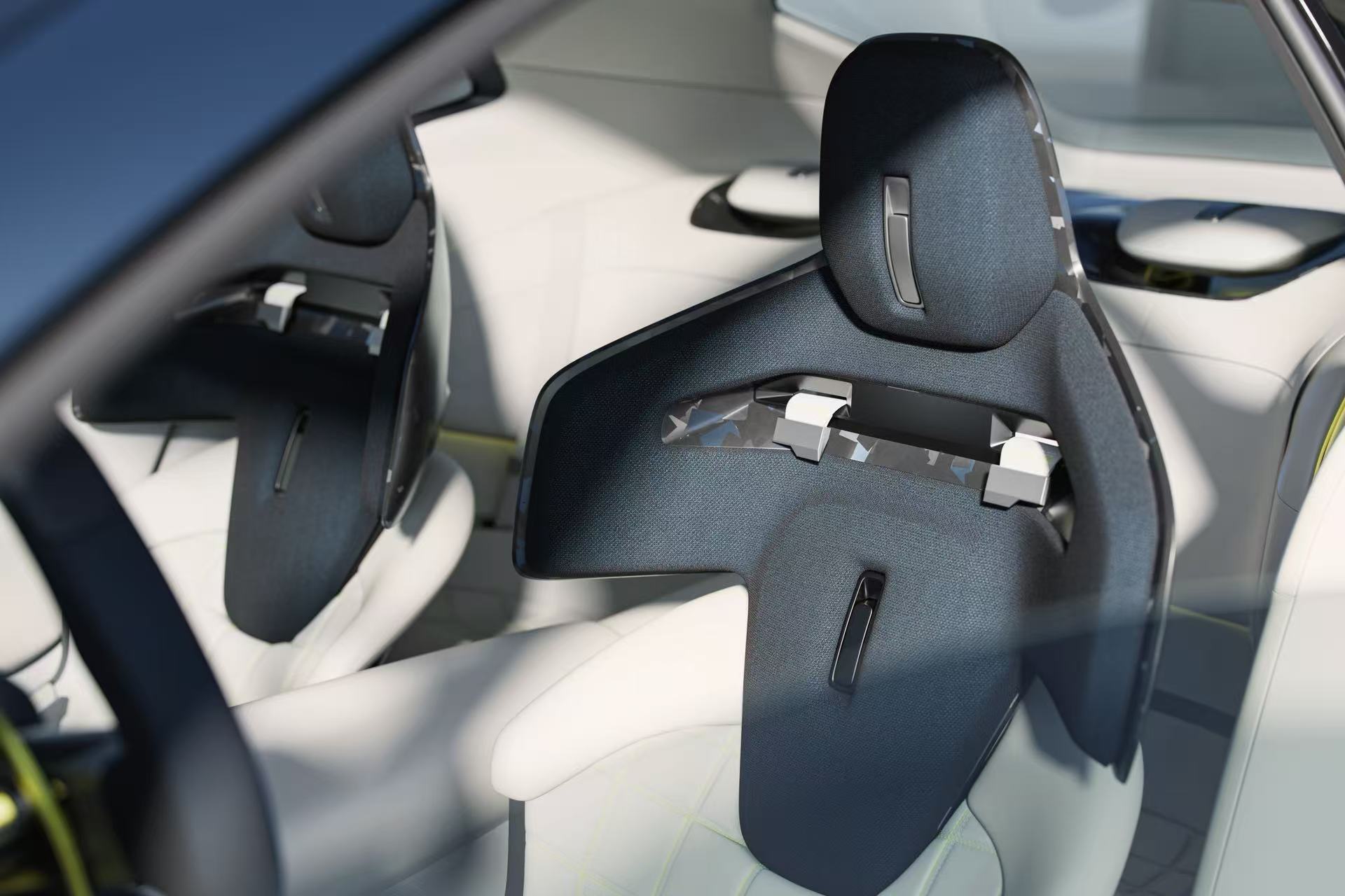 669784-Lynk & Co Concept Car 17-017d18-original-1777016296